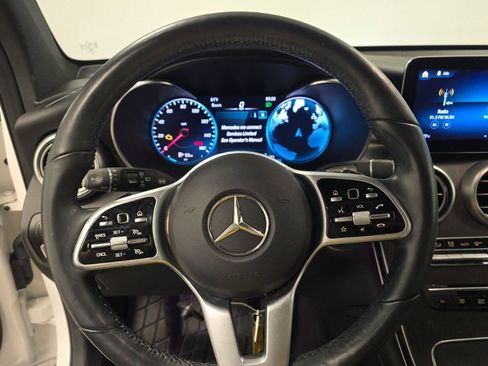 Used 2021 Mercedes-Benz GLC 300 4MATIC w/ Premium Package image 6