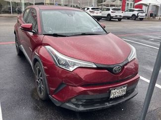 Used 2018 Toyota C-HR XLE FWD video 1