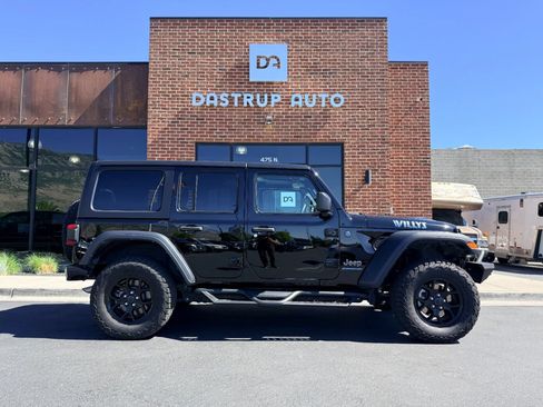 Used 2024 Jeep Wrangler Unlimited AWD/4WD image 8