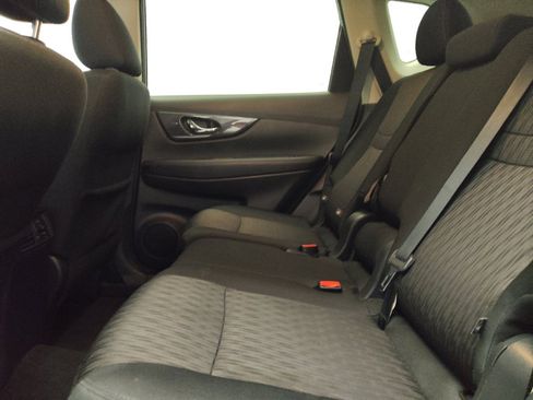 Used 2019 Nissan Rogue S w/ Special Edition Package FWD image 18