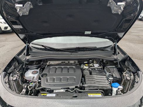 Used 2025 Volkswagen Tiguan SE FWD image 33