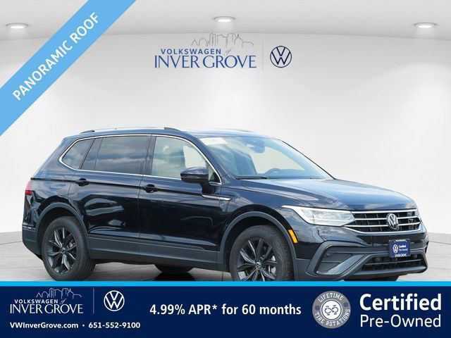 Certified 2024 Volkswagen Tiguan SE w/ Panoramic Sunroof Package AWD/4WD image 1