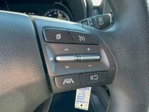 Used 2022 Hyundai Kona SE AWD/4WD image 15