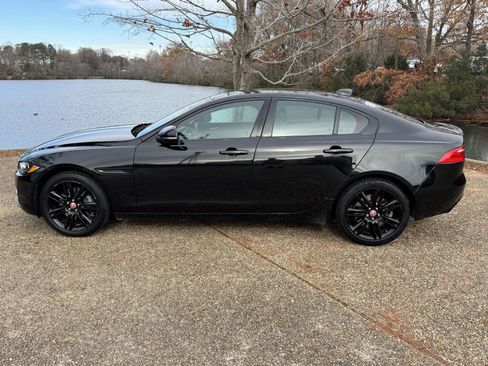 Used 2019 Jaguar XE Prestige image 8