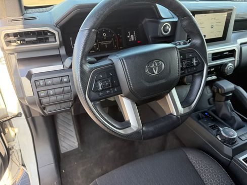 Used 2025 Toyota 4Runner SR5 AWD/4WD image 14