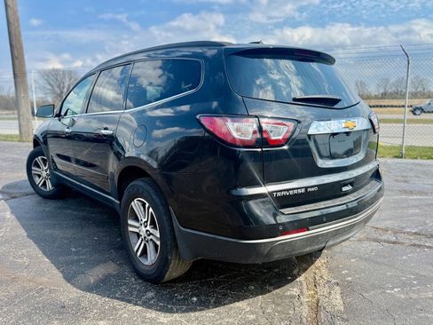 Used 2017 Chevrolet Traverse LT image 3