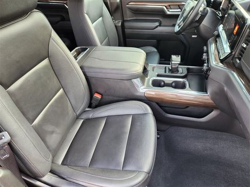 Certified 2024 Chevrolet Silverado 1500 LT Trail Boss w/ Convenience Package II image 15