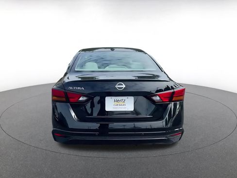 Used 2025 Nissan Altima 2.5 SV image 12