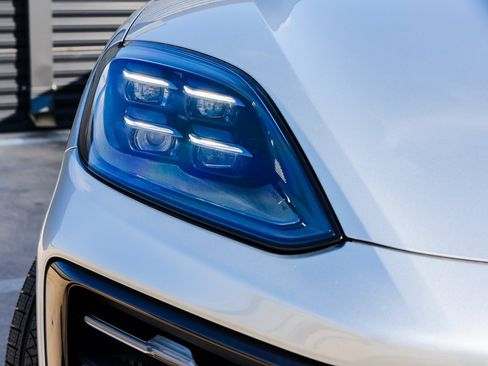 New 2025 Porsche Cayenne E-Hybrid Coupe image 13