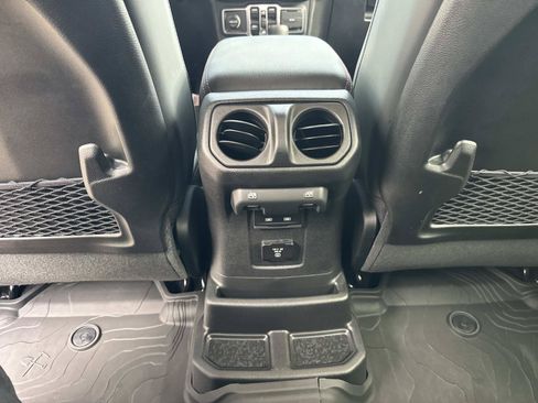 Used 2026 Jeep Wrangler Unlimited Rubicon 392 w/ Quick Order Package 27X Moab AWD/4WD image 16