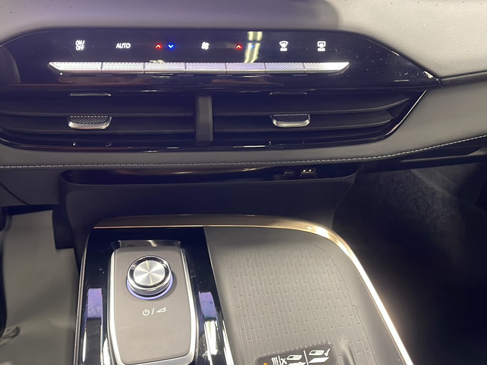 Used 2026 Buick Enclave Avenir w/ Super Cruise Package FWD image 11