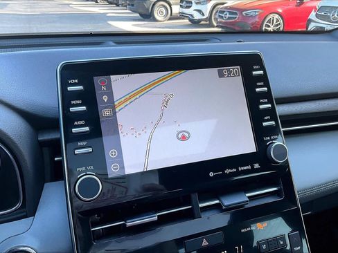 Used 2019 Toyota Avalon Limited FWD image 33