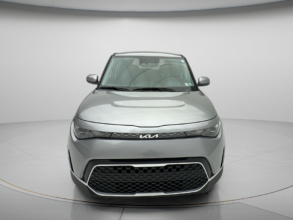 Used 2025 Kia Soul LX w/ LX Technology Package FWD image 8