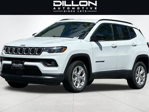 Used 2024 Jeep Compass Latitude AWD/4WD image 8