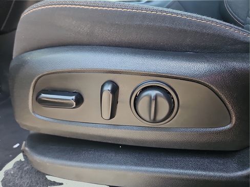 Used 2020 Chevrolet Equinox LT FWD image 14