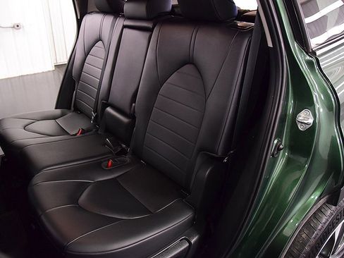 Used 2023 Toyota Highlander XLE image 32