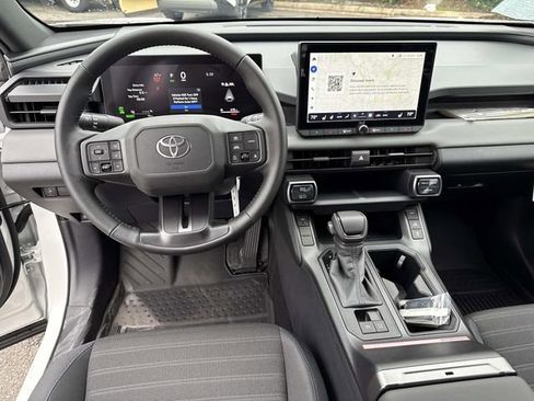 Used 2026 Toyota RAV4 SE w/ Convenience Package AWD/4WD image 18