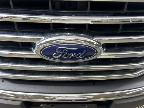 Used 2015 Ford F150 XLT w/ Equipment Group 302A Luxury image 10