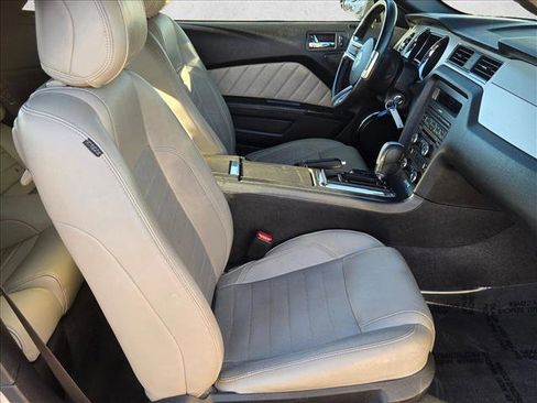 Used 2014 Ford Mustang Premium image 24