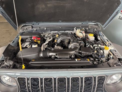 Used 2024 Jeep Wrangler Sport S image 41