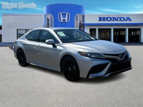 Used 2023 Toyota Camry XSE FWD image 10