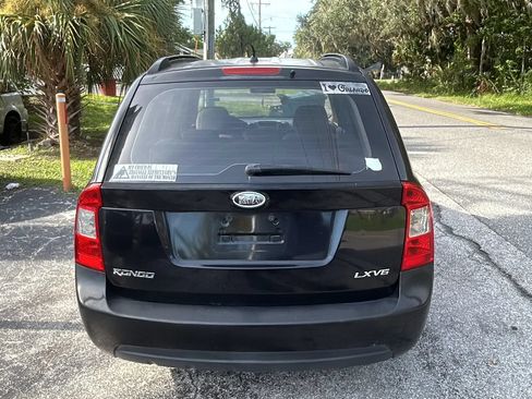 Used 2008 Kia Rondo LX w/ Convenience Pkg FWD image 5