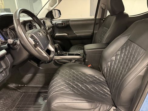 Used 2019 Toyota Tacoma SR5 image 13