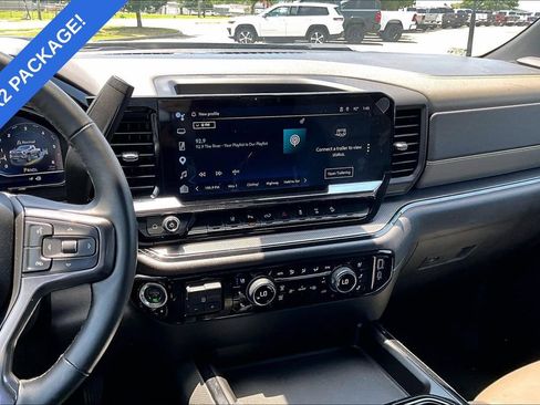 Used 2025 Chevrolet Silverado 2500 ZR2 w/ Technology Package AWD/4WD image 6
