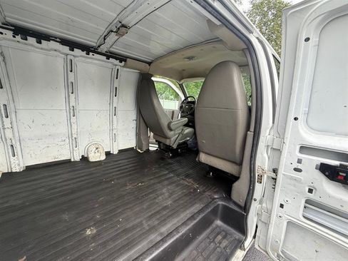 Used 2015 Chevrolet Express 2500 image 20