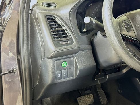 Used 2019 Honda HR-V LX image 8