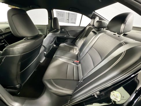 Used 2017 Honda Accord Sport image 27