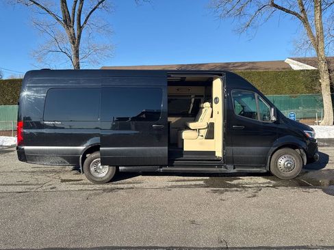 Used 2023 Mercedes-Benz Sprinter 3500 image 16