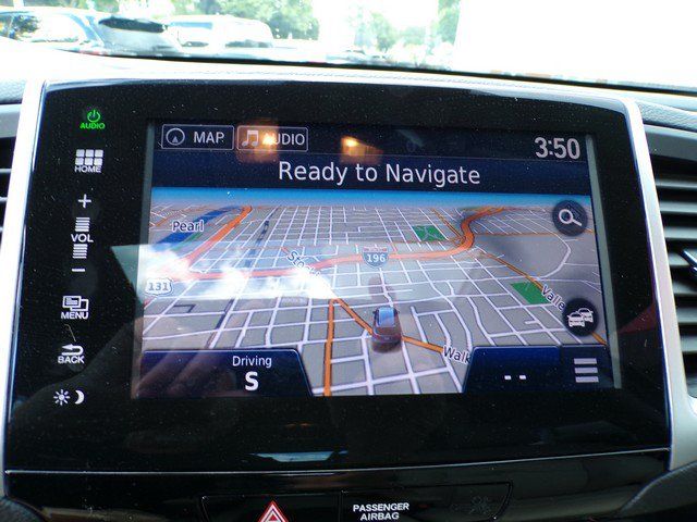 Used 2016 Honda Pilot Touring image 12