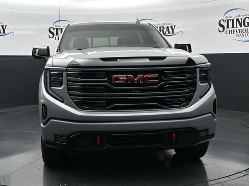 Used 2025 GMC Sierra 1500 AT4 w/ AT4 Premium Package AWD/4WD image 2