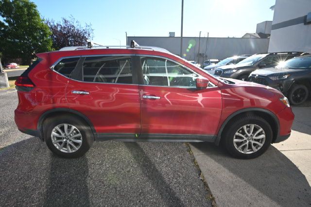 Used 2017 Nissan Rogue SV AWD/4WD image 8