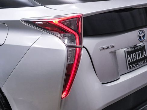 Used 2016 Toyota Prius Two image 7