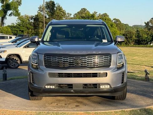 Used 2021 Kia Telluride SX FWD image 2