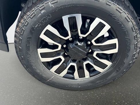 New 2026 GMC Sierra 2500 Denali Ultimate AWD/4WD image 10