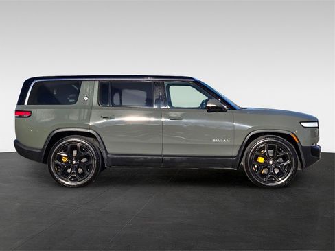 Used 2022 Rivian R1S Launch Edition image 7