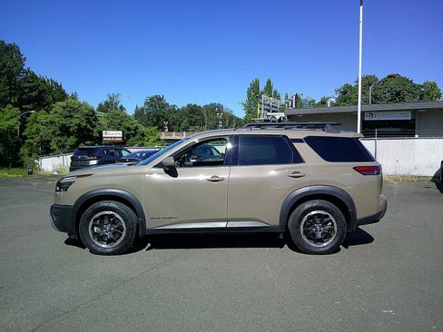 Used 2023 Nissan Pathfinder Rock Creek AWD/4WD image 2