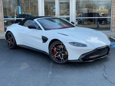 Used 2021 Aston Martin V8 Vantage Roadster image 35