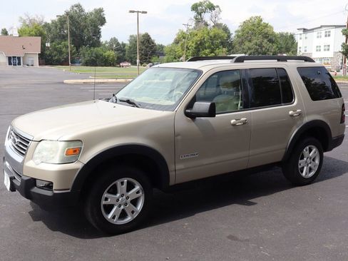 Used 2007 Ford Explorer XLT image 10