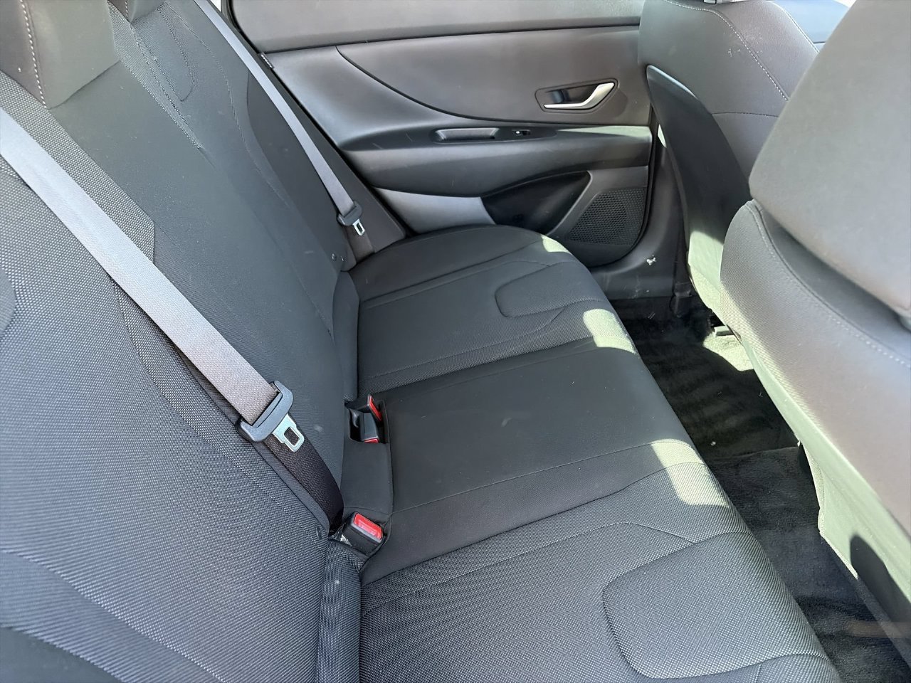 Certified 2025 Hyundai Elantra SE FWD image 12