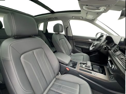 Used 2023 Audi Q5 2.0T Premium w/ Convenience Package AWD/4WD image 28