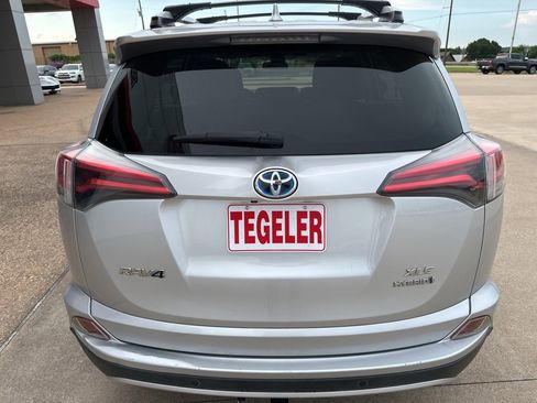 Used 2016 Toyota RAV4 XLE image 6