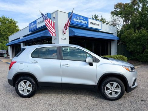 Used 2018 Chevrolet Trax LS AWD/4WD image 8