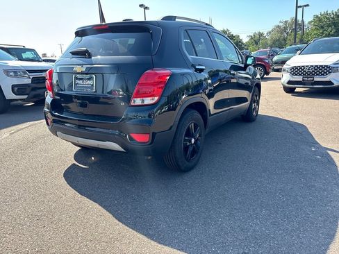 Used 2019 Chevrolet Trax LT w/ LT Convenience Package FWD image 12