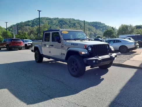 Used 2022 Jeep Gladiator Sport AWD/4WD image 2
