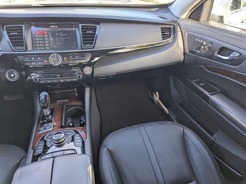 Used 2017 Kia K900 Luxury image 8