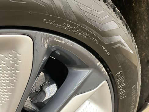 Used 2023 Chevrolet Bolt EUV LT w/ Convenience Package image 32